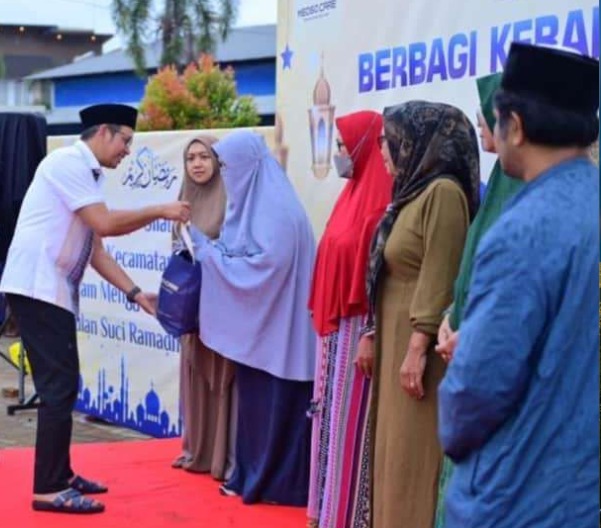 Komitmen tuntaskan Renovasi Masjid di kelurahan Bangkala Janji Ketua DPRD saat Acara Berbuka Puasa