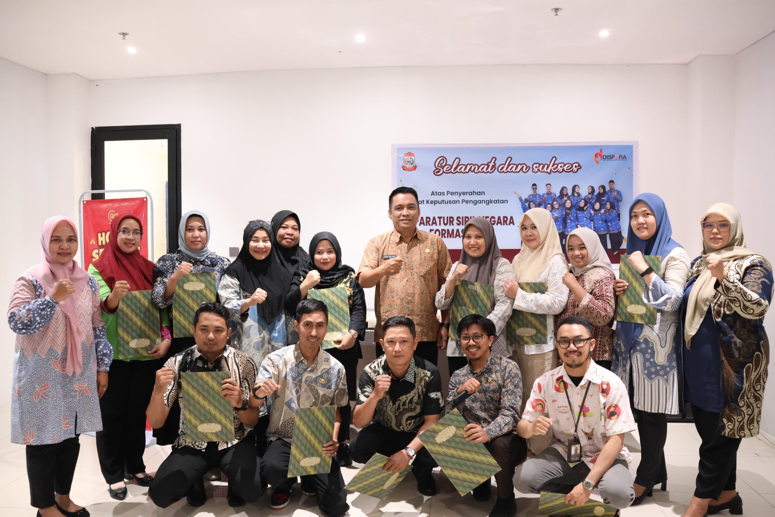 Asn P3K Dinas Pemuda Dan Olahraga Terima SK dari Plt Kadispora