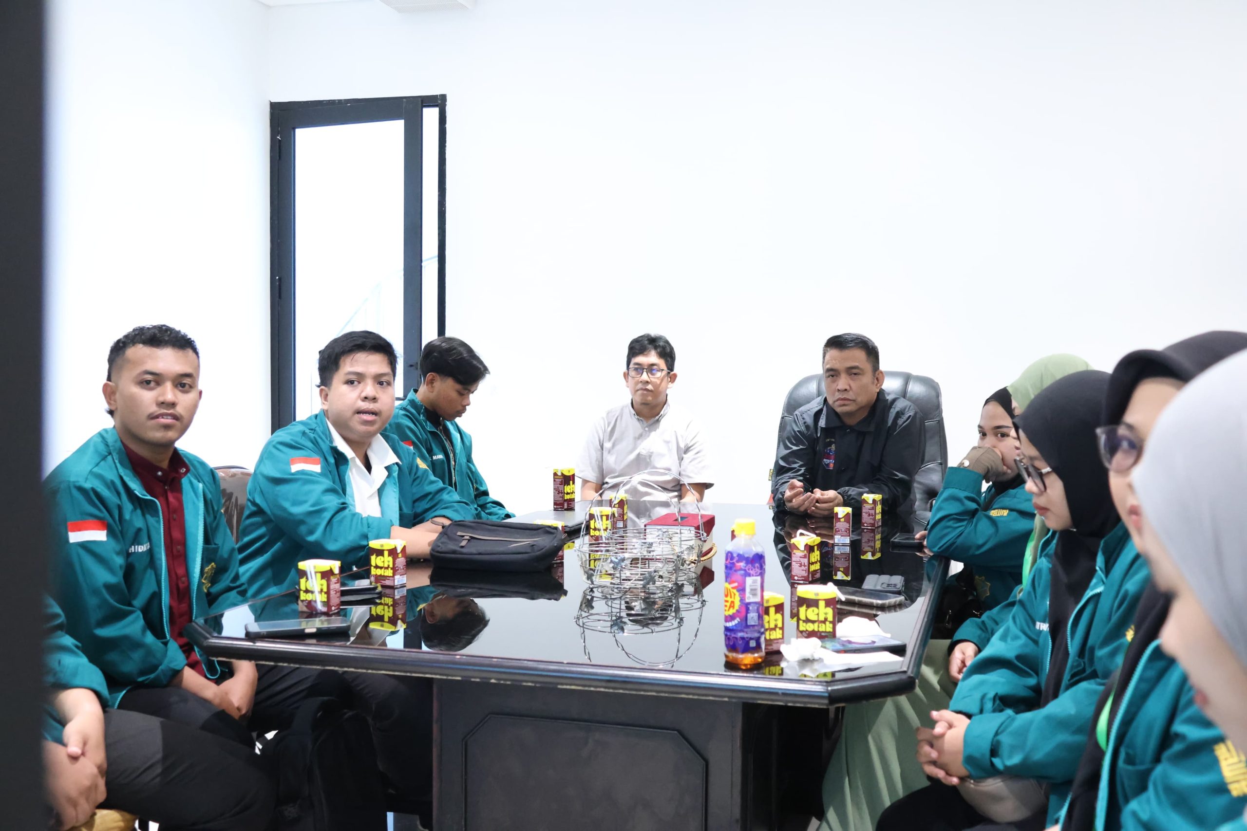 Dispora Kota Makassar menerima kunjungan audiensi dari Pemuda Remaja Masjid Al-Markaz Al Islami Makassar