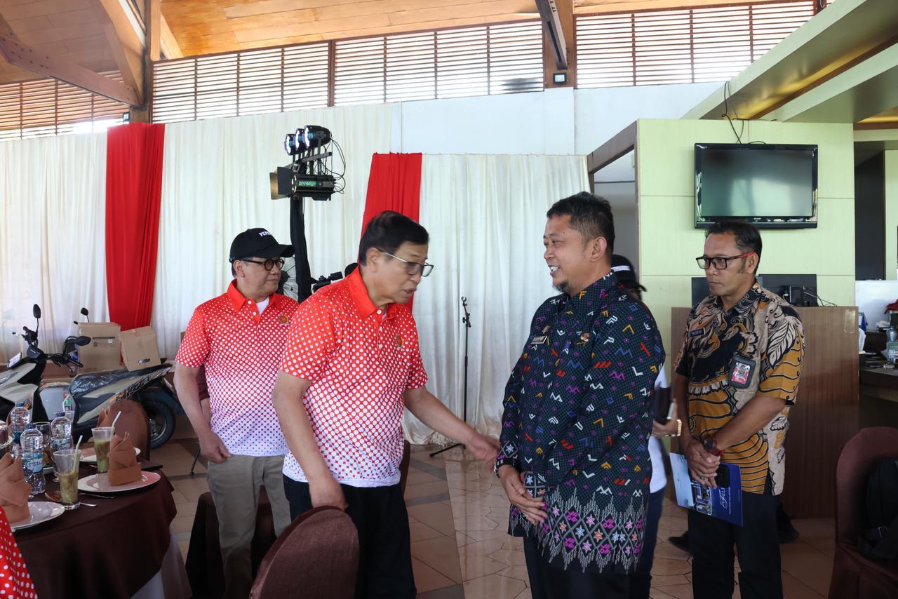 Dispora Wakili Wali Kota Makassar pada Jamuan Makan Siang Turnamen Golf Piala Bergilir Presiden RI 2025