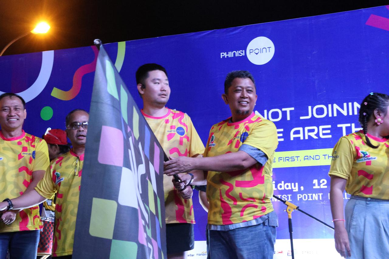 Kadispora Makassar Lepas Ribuan Pelari Pipo Night Run 2025