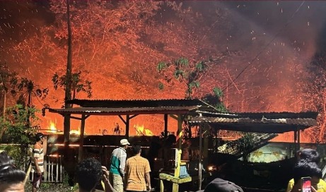 Sigap! Kebakaran di Jalan Tator Raya Cepat Diatasi Damkar Makassar