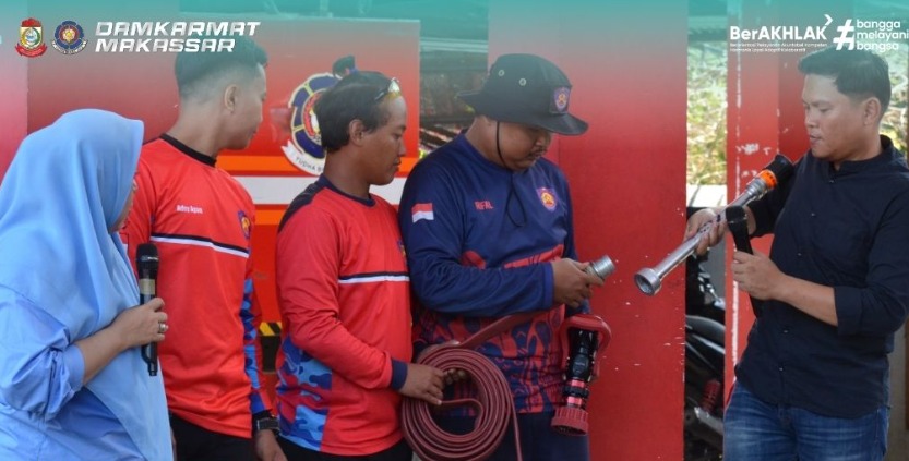 Damkarmat Makassar Edukasi 79 Siswa YPI Aiko Melalui Program Outing Class